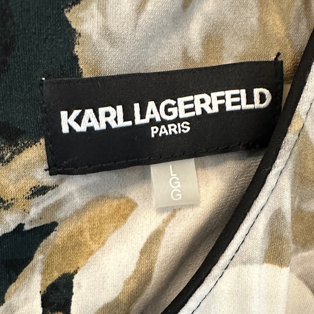 Karl Lagerfeld blouse with White and Gold Floral Pattern/dark green background - Picture 2 of 5